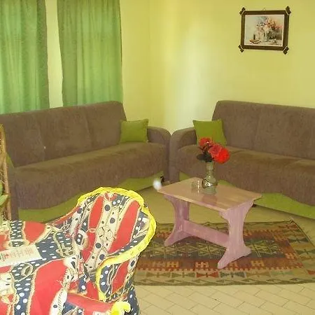 Sun Apart Hotel מרמריס